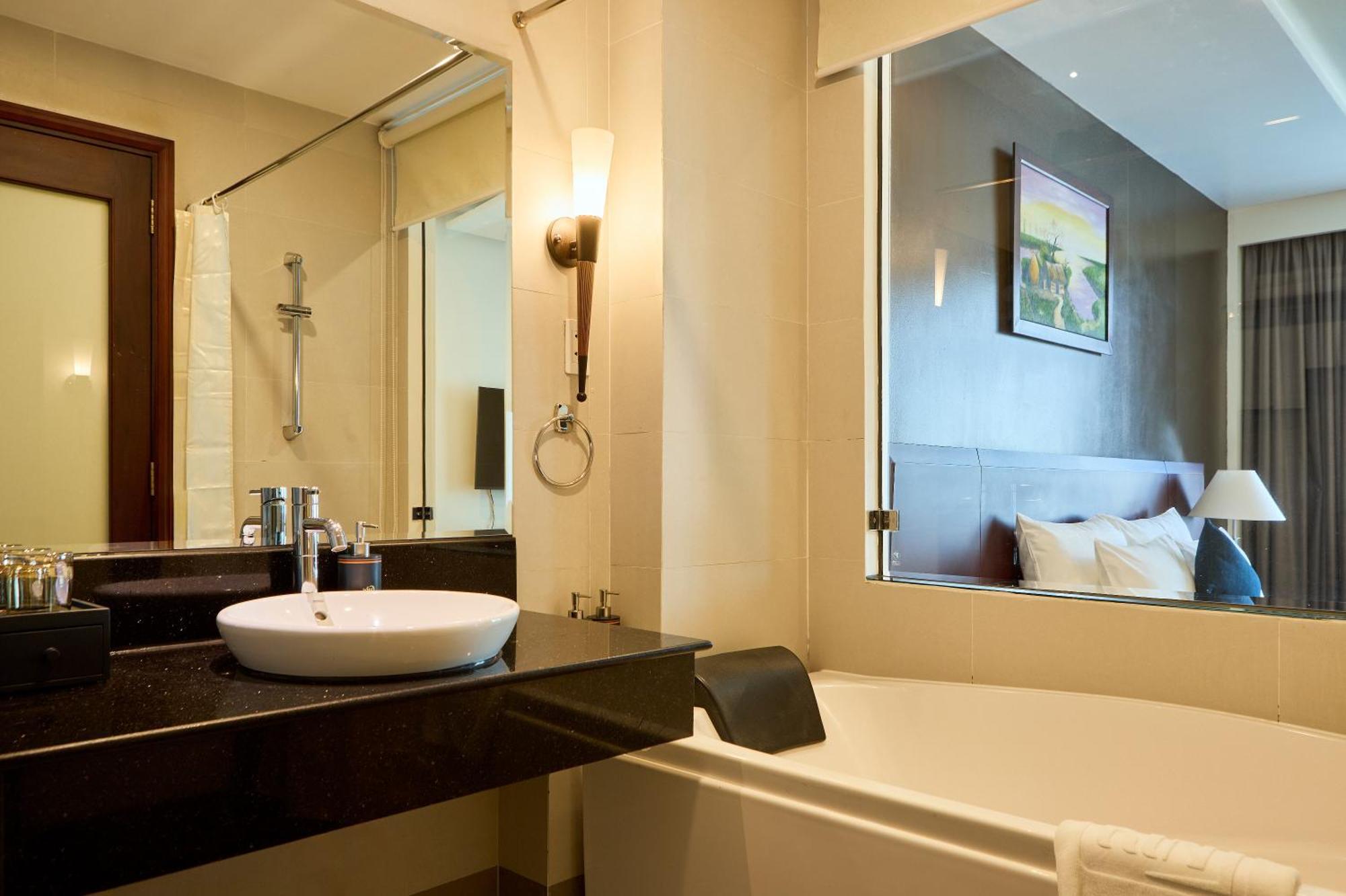 Kin Hotel Thi Sach Ho Chi Minh City Exterior photo