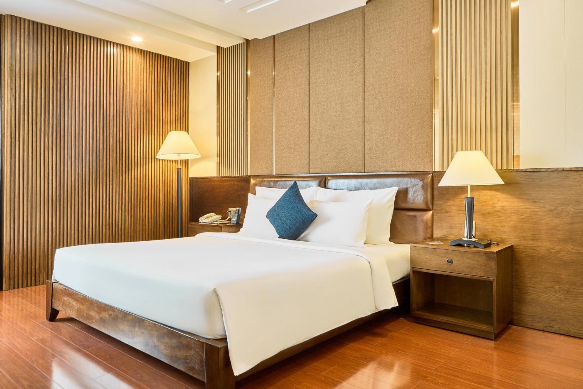 Kin Hotel Thi Sach Ho Chi Minh City Exterior photo