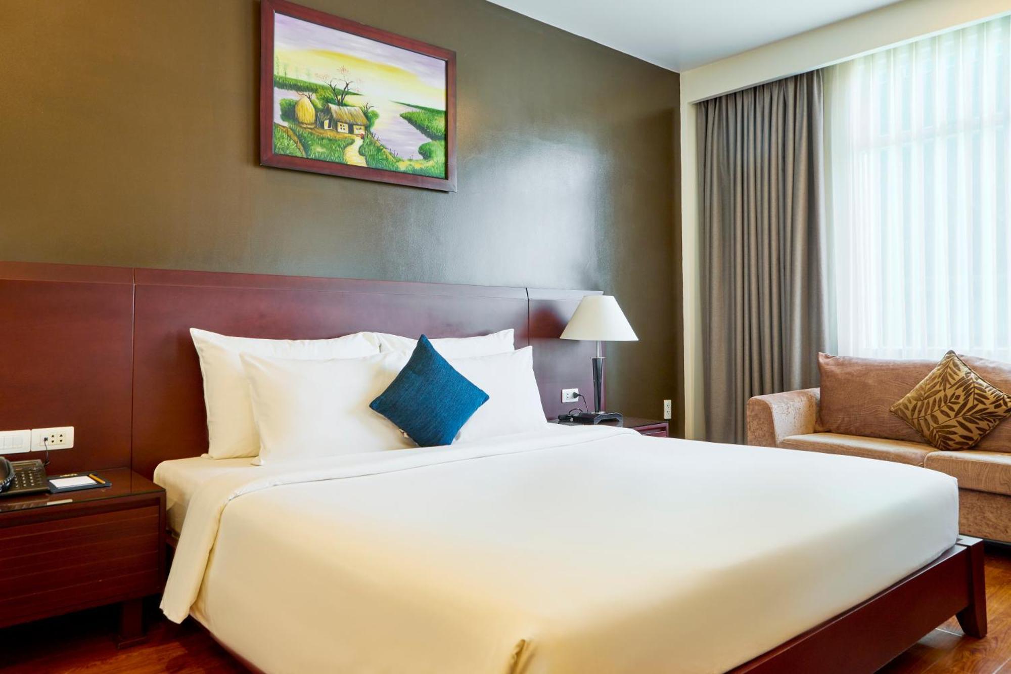 Kin Hotel Thi Sach Ho Chi Minh City Exterior photo