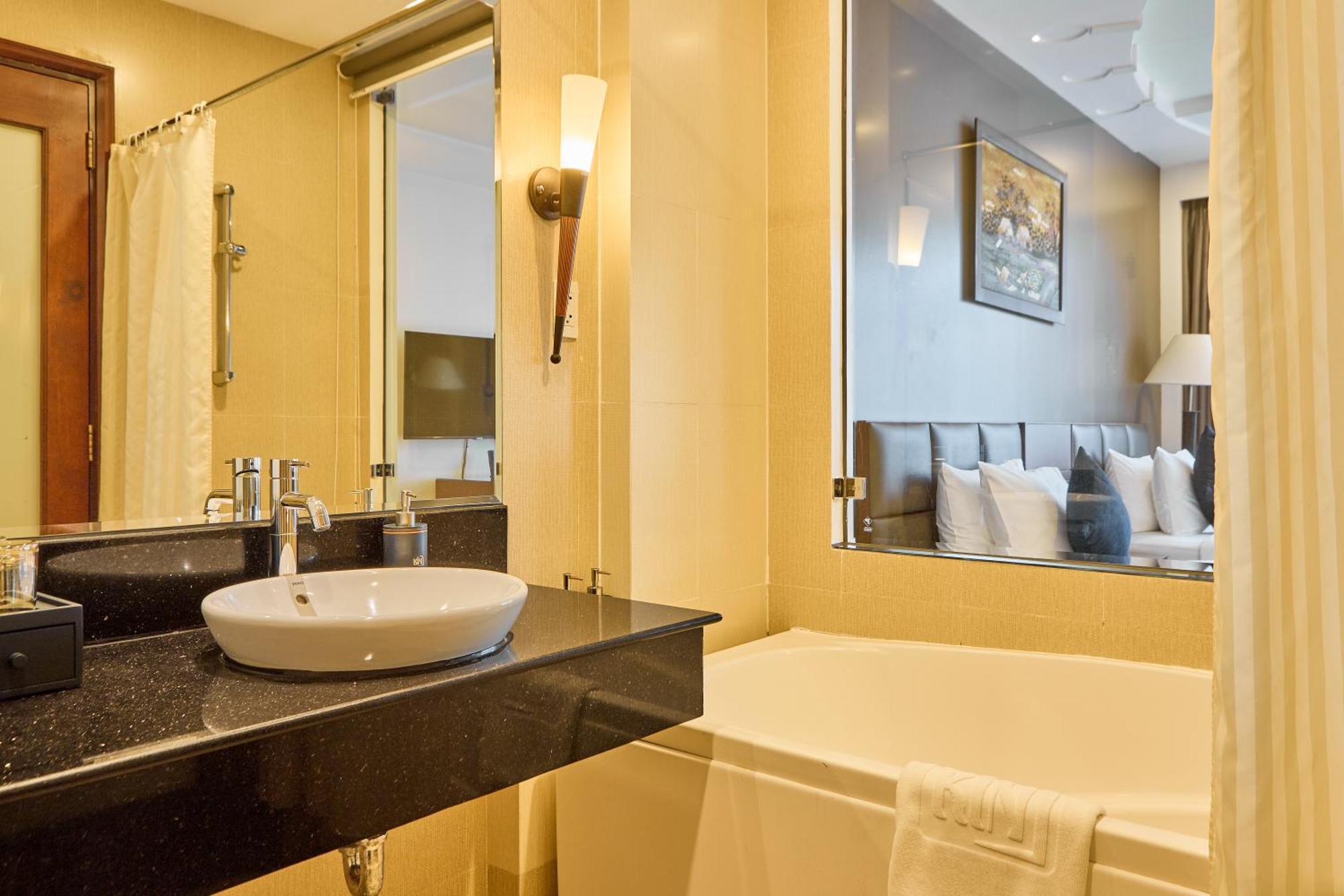 Kin Hotel Thi Sach Ho Chi Minh City Exterior photo